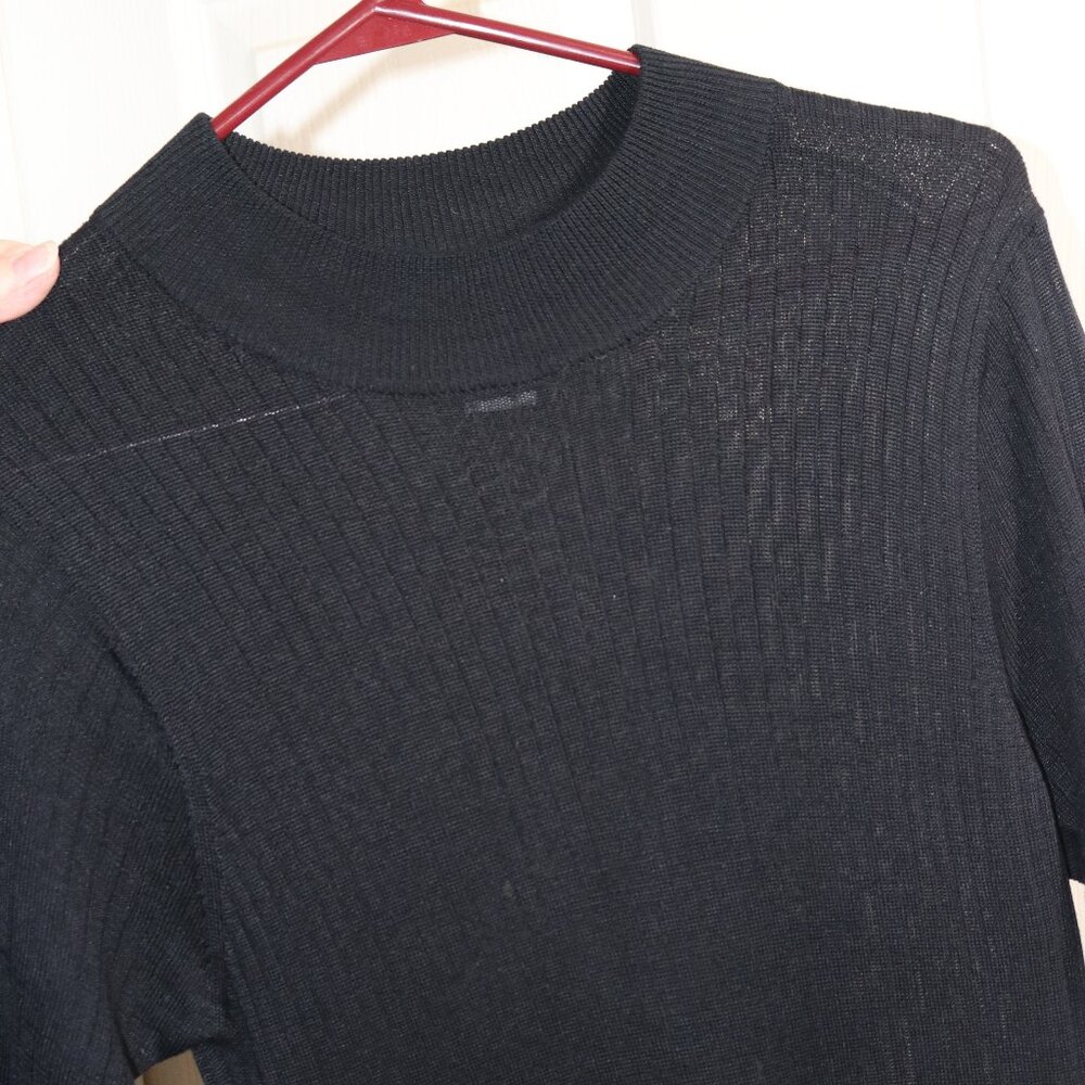 women's black David Benjamin short sleeved vertical ribbing silk sweater, Med.